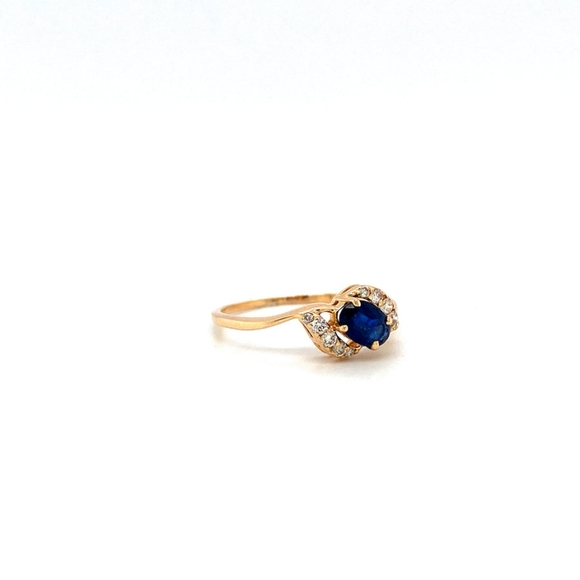 Sapphire and Diamond Ring in 14 K Yellow Gold - Picture 2 of 2